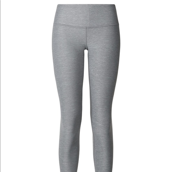 Lululemon Heather Gray Wunder Under CROP - Picture 6 of 6